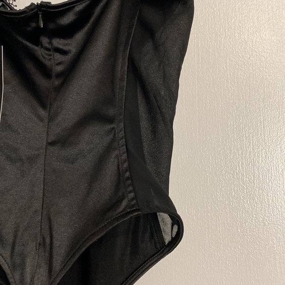 NWT fashion Nova dangerous side bodysuit - Picture 9 of 11